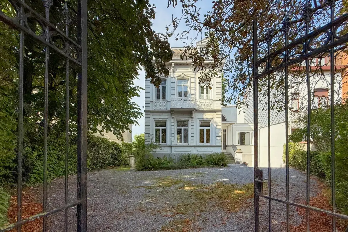 Villa te  koop in Vorst 1190 1390000.00€ 5 slaapkamers 380.00m² - Zoekertje 642413