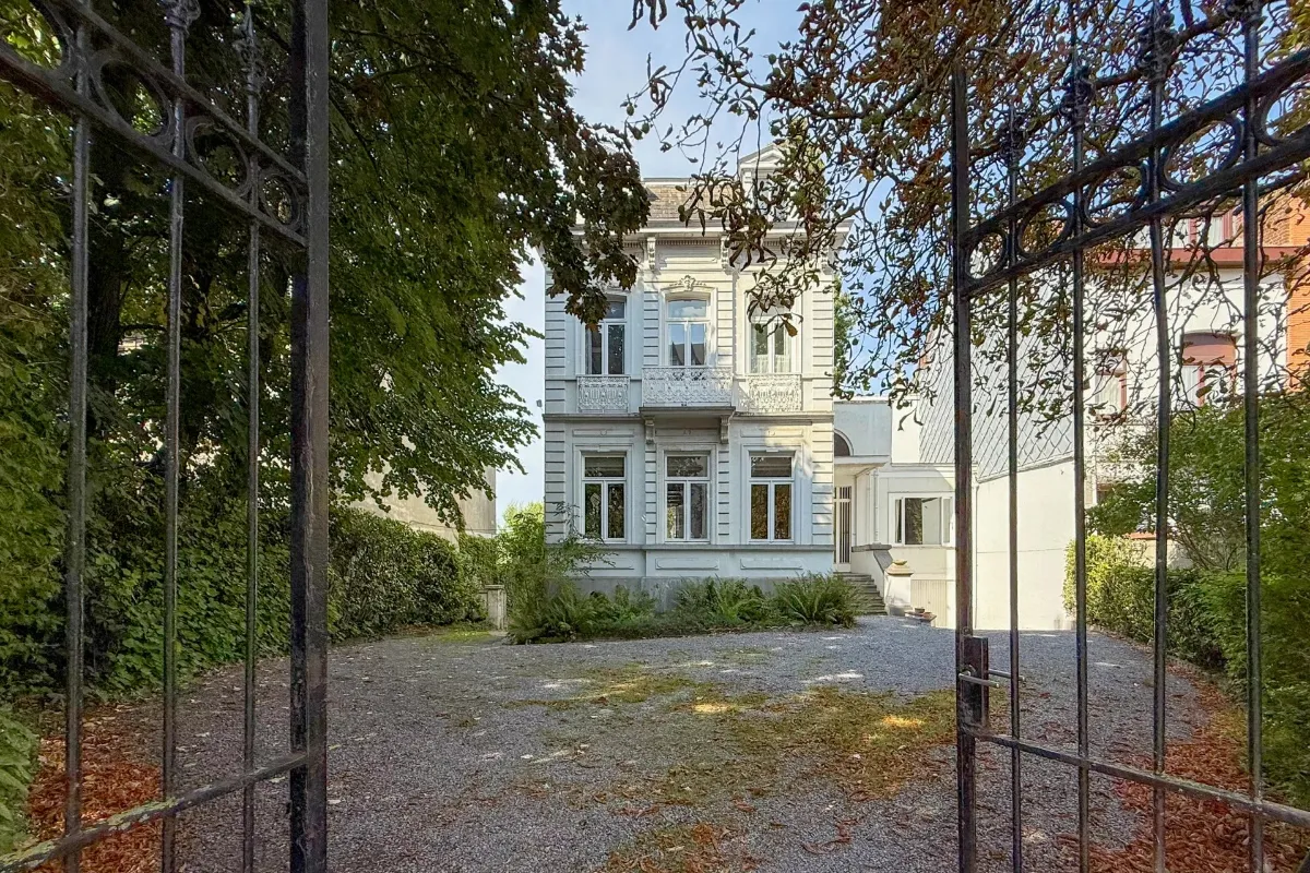 Huis te  koop in Vorst 1190 1390000.00€ 5 slaapkamers 380.00m² - Zoekertje 642413