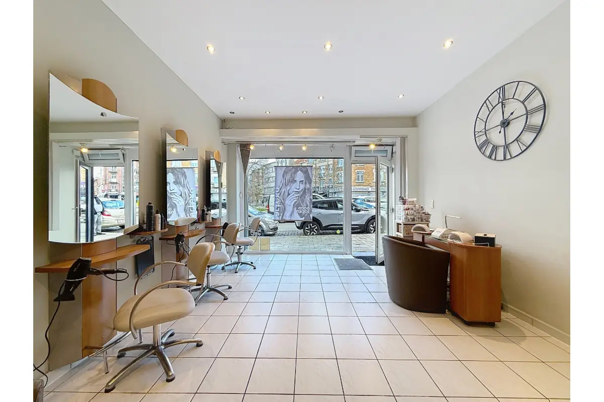 Handelszaak te  koop in Anderlecht 1070 239000.00€  slaapkamers 45.00m² - Zoekertje 642104