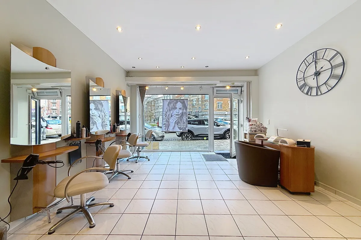 Handelszaak te  koop in Anderlecht 1070 239000.00€  slaapkamers 45.00m² - Zoekertje 642104