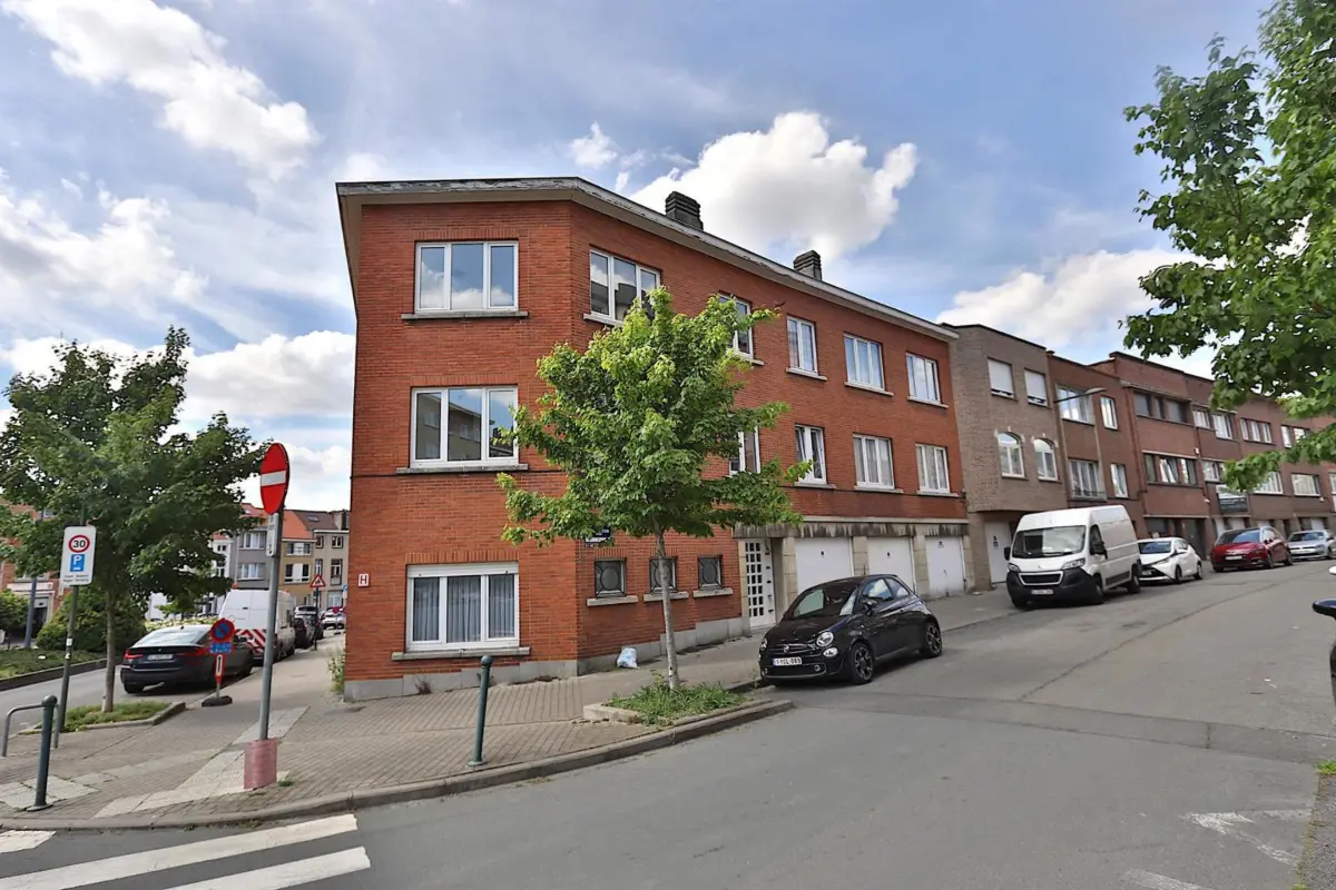 Appartement à louer à Etterbeek 1040 890.00€ 1 chambres 52.00m² - annonce 643480