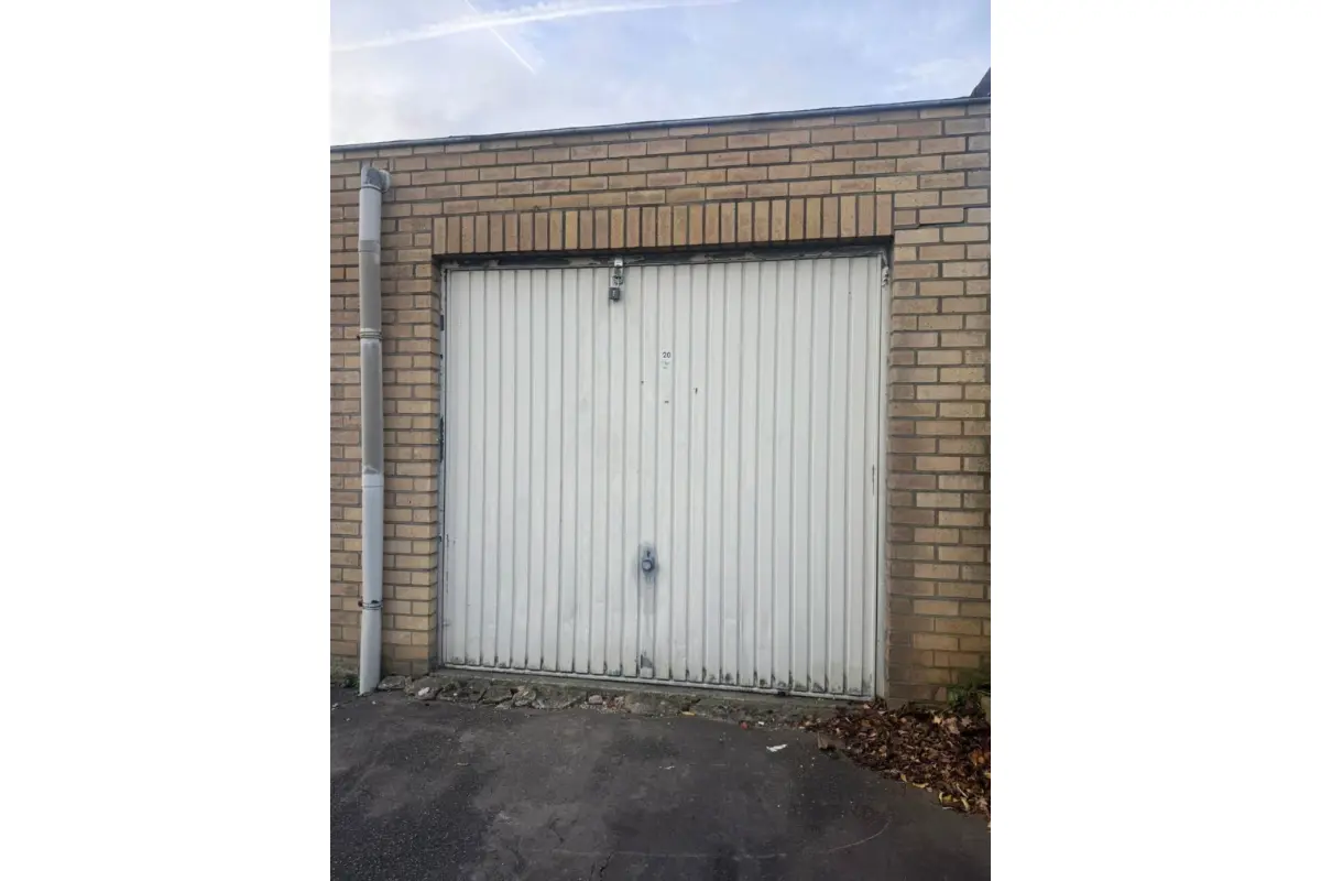 Parking & garage te  koop in Zellik 1731 27500.00€  slaapkamers m² - Zoekertje 642921