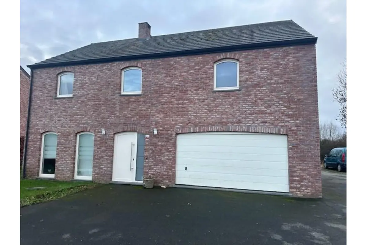 Villa te  koop in Seloignes 6596 280000.00€ 4 slaapkamers m² - Zoekertje 643338