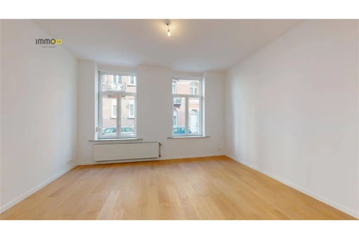 Appartement te  koop in Sint-Gillis 1060 325000.00€ 2 slaapkamers 83.00m² - Zoekertje 643320