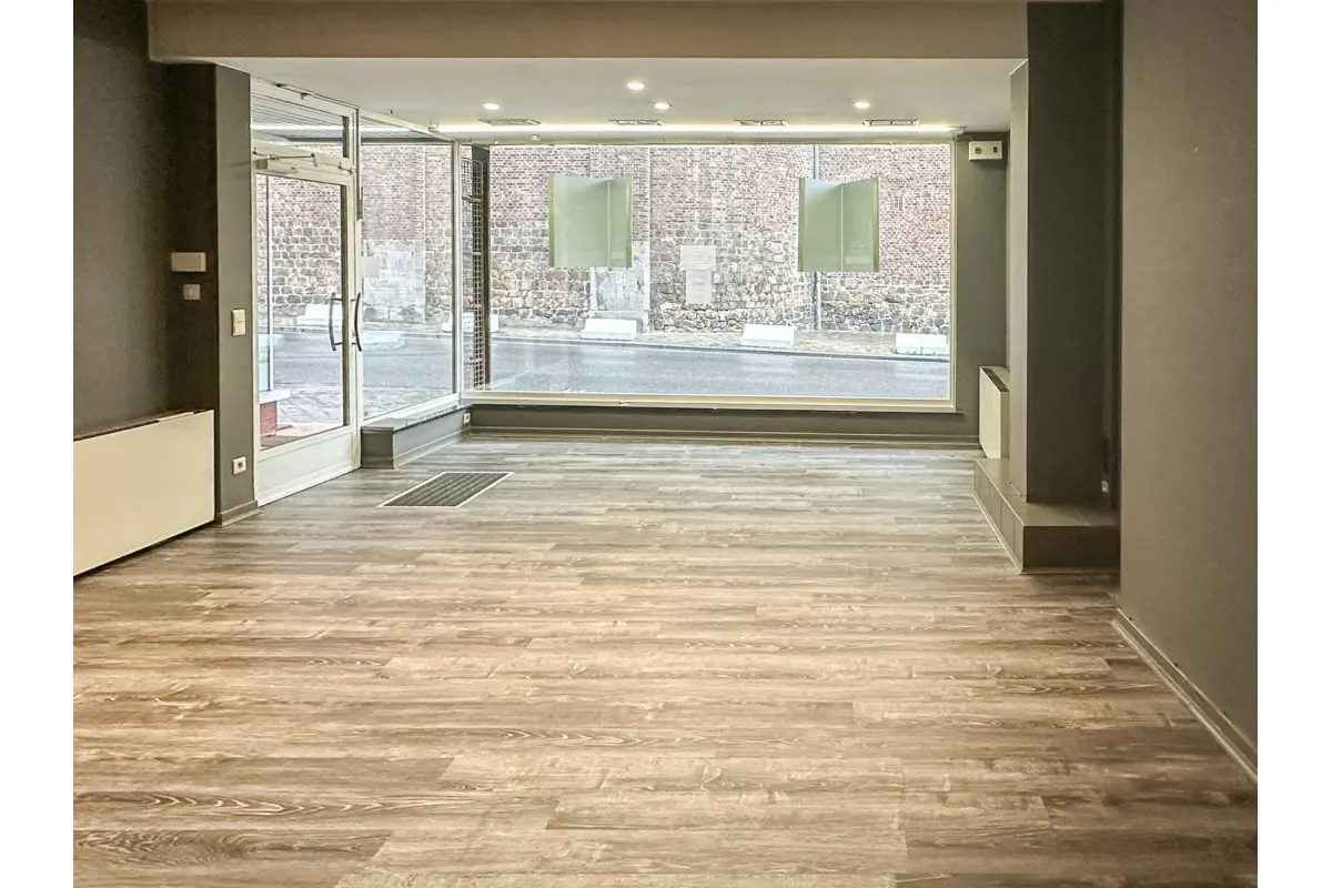 Handelszaak te  koop in Binche 7130 130000.00€  slaapkamers m² - Zoekertje 642683