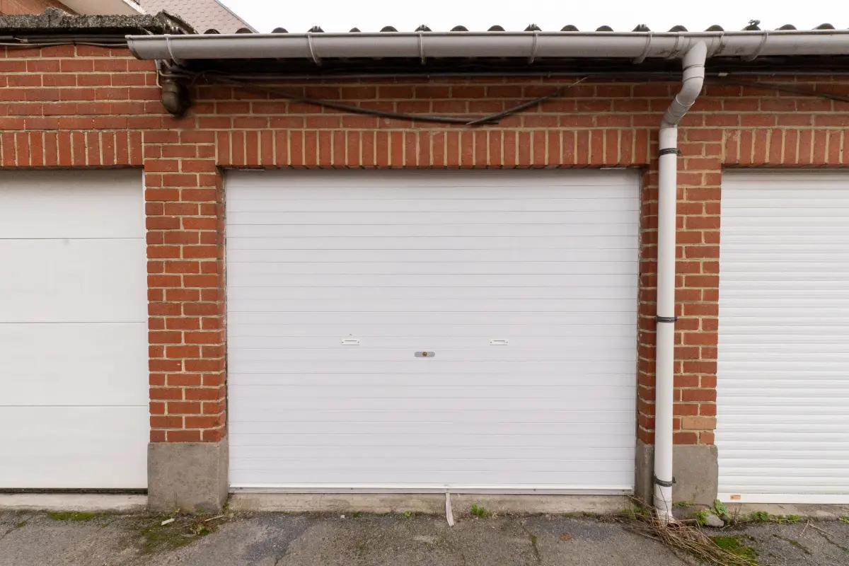 Parking & garage te  koop in Moeskroen 7700 26000.00€  slaapkamers m² - Zoekertje 643182