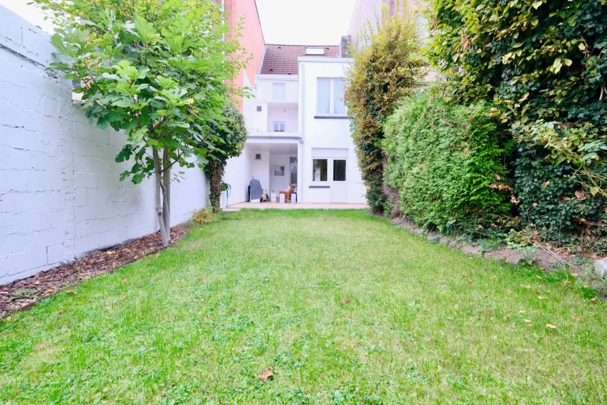 Huis te  koop in Neder-Over-Heembeek 1120 499000.00€ 5 slaapkamers 210.00m² - Zoekertje 643056