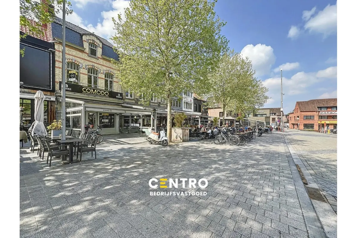 Handelszaak te  koop in Izegem 8870 0.00€ 4 slaapkamers 216.00m² - Zoekertje 642828