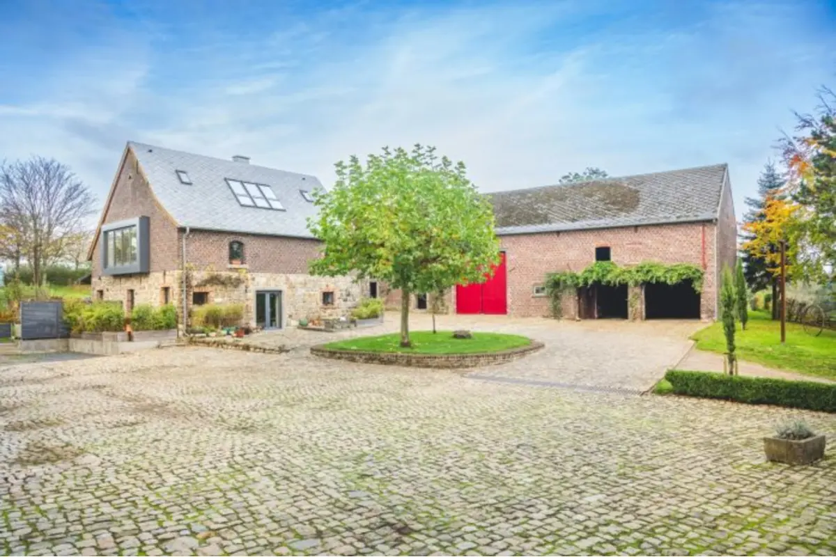 Autre à vendre à Henri-Chapelle 4841 1450000.00€  chambres 645.00m² - annonce 644218