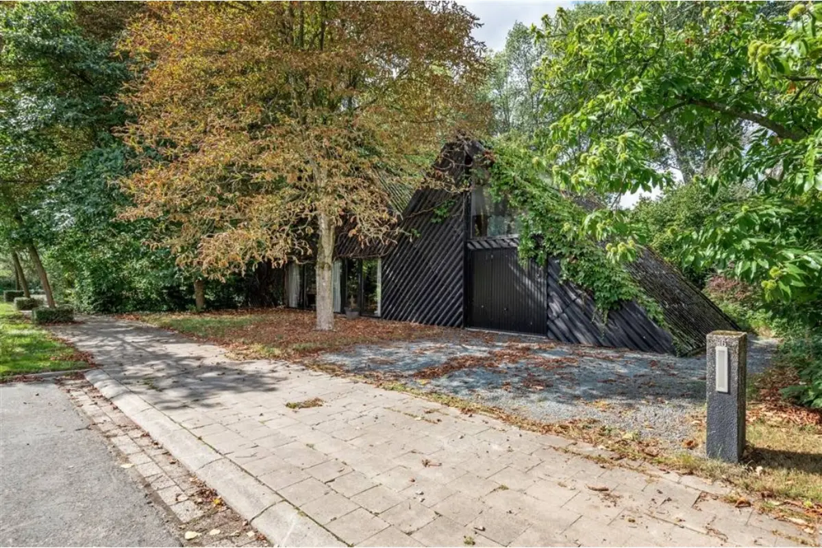 Villa te  koop in Kontich 2550 699000.00€ 4 slaapkamers 243.00m² - Zoekertje 644065