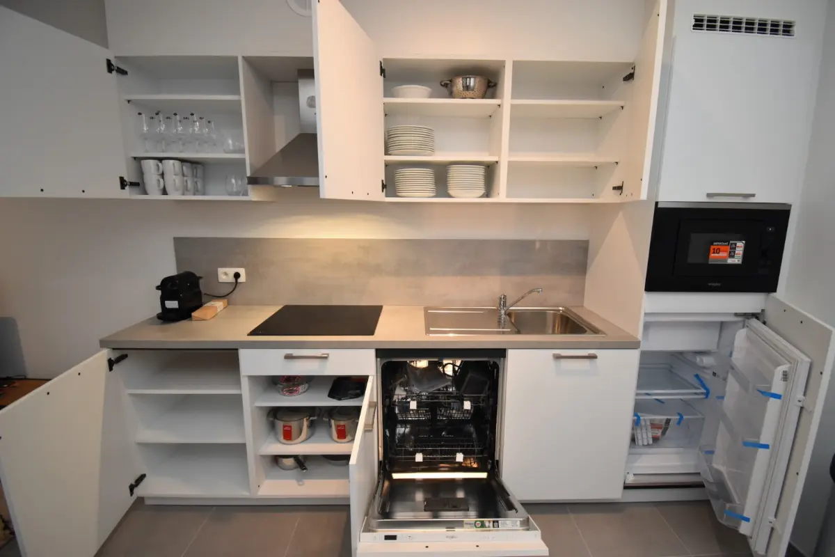 Appartement te  in Sint-Jans-Molenbeek 1080 2150.00€  slaapkamers m² - Zoekertje 643782