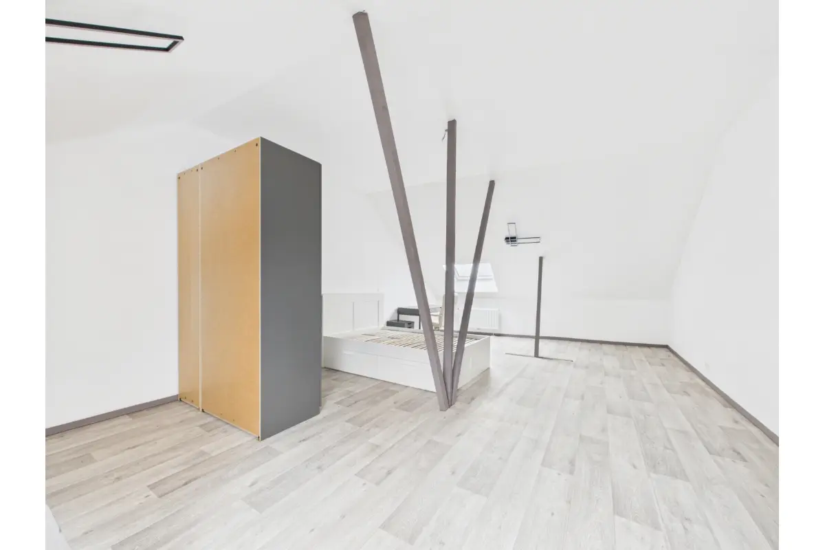 Kot à  à Charleroi 6000 450.00€ 45 chambres 157.00m² - annonce 643754