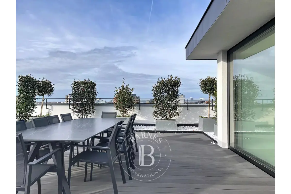 Penthouse te  huur in Etterbeek 1040 8000.00€ 4 slaapkamers 491.00m² - Zoekertje 643633