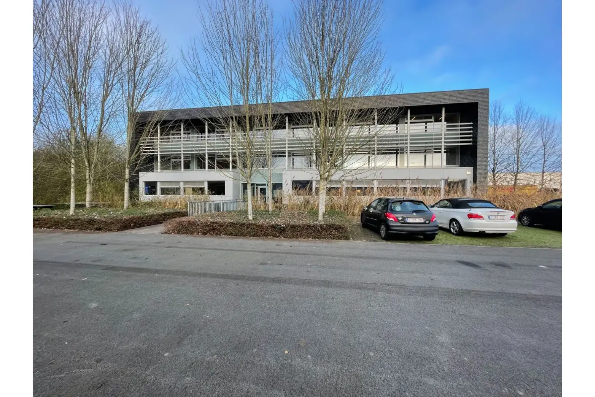 Handelszaak te  huur in Aalter 9880 1860.00€  slaapkamers 194.00m² - Zoekertje 643696