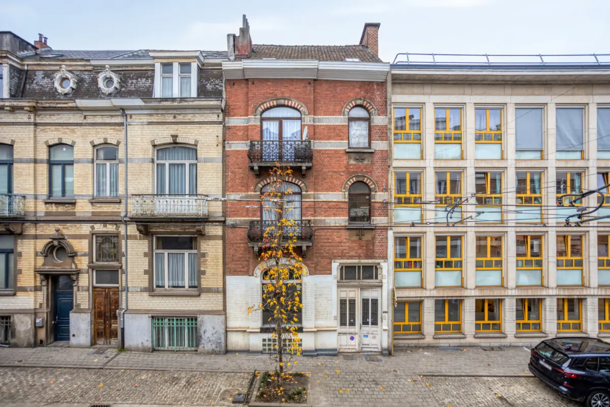 Huis te  koop in Ukkel 1180 695000.00€  slaapkamers 315.00m² - Zoekertje 644202