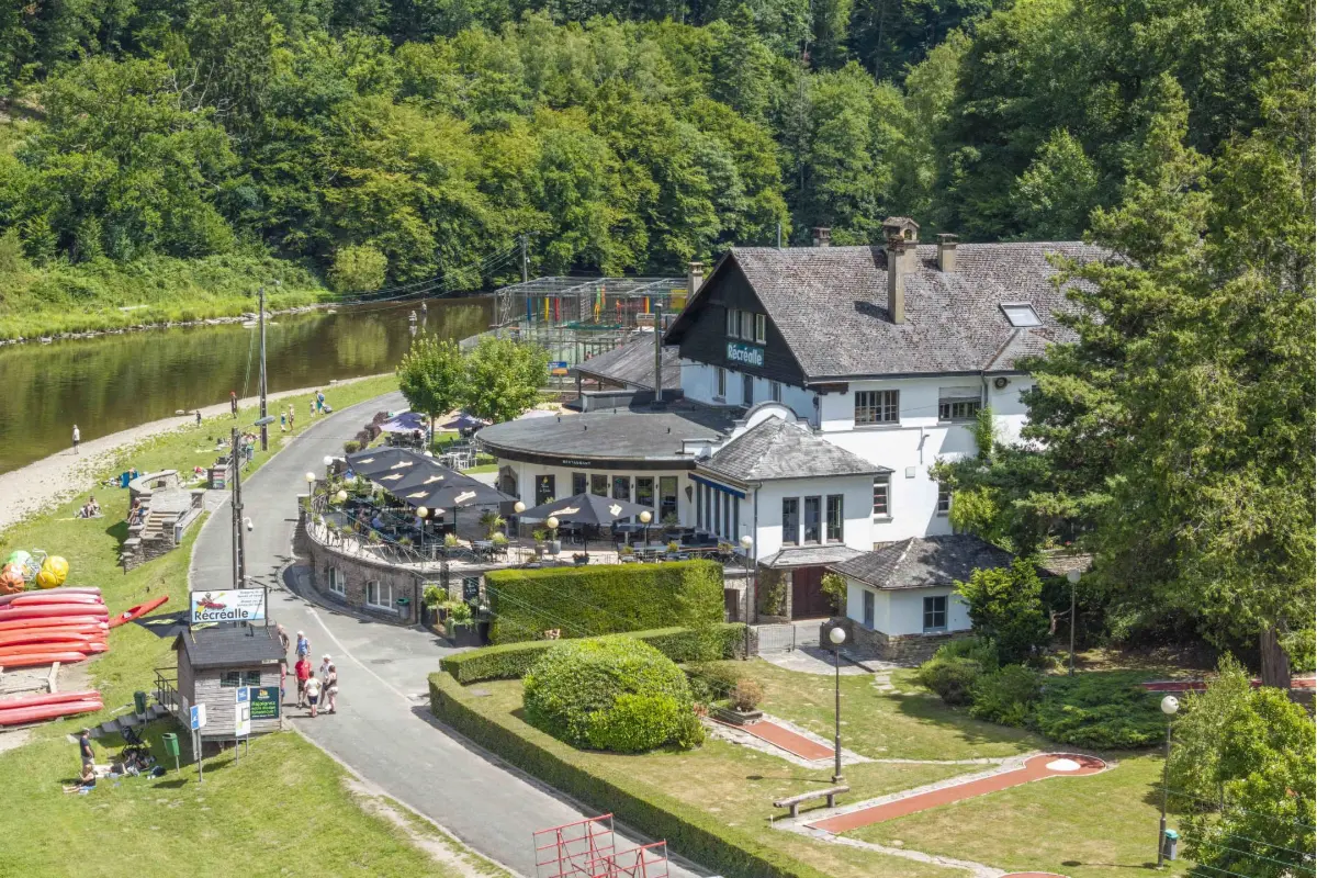 Handelszaak te  koop in Vresse-sur-Semois 5550 620000.00€  slaapkamers 1500.00m² - Zoekertje 644525