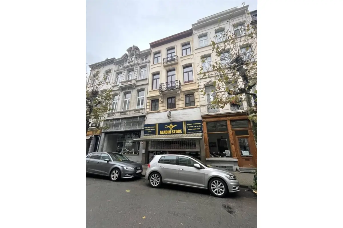 Appartementsgebouw te  koop in Sint-Joost-ten-Node 1210 910000.00€ 8 slaapkamers 400.00m² - Zoekertje 644449