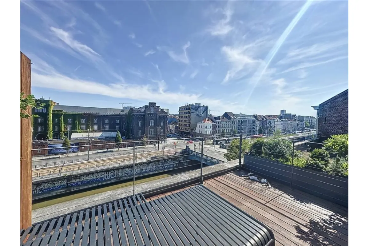 Appartement te  in Sint-Jans-Molenbeek 1080 1650.00€ 2 slaapkamers 100.00m² - Zoekertje 644468