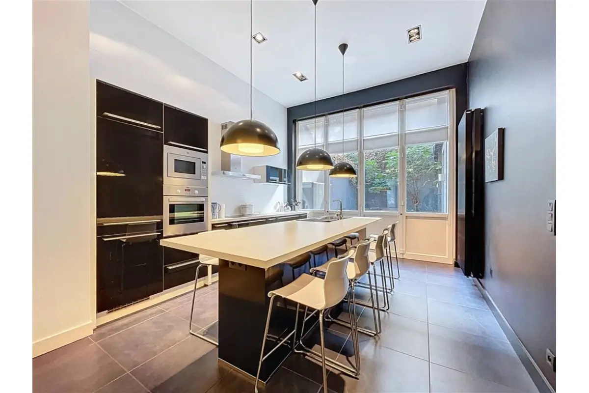 Benedenverdieping te  in Brussel 1000 1780.00€ 2 slaapkamers 110.00m² - Zoekertje 644423