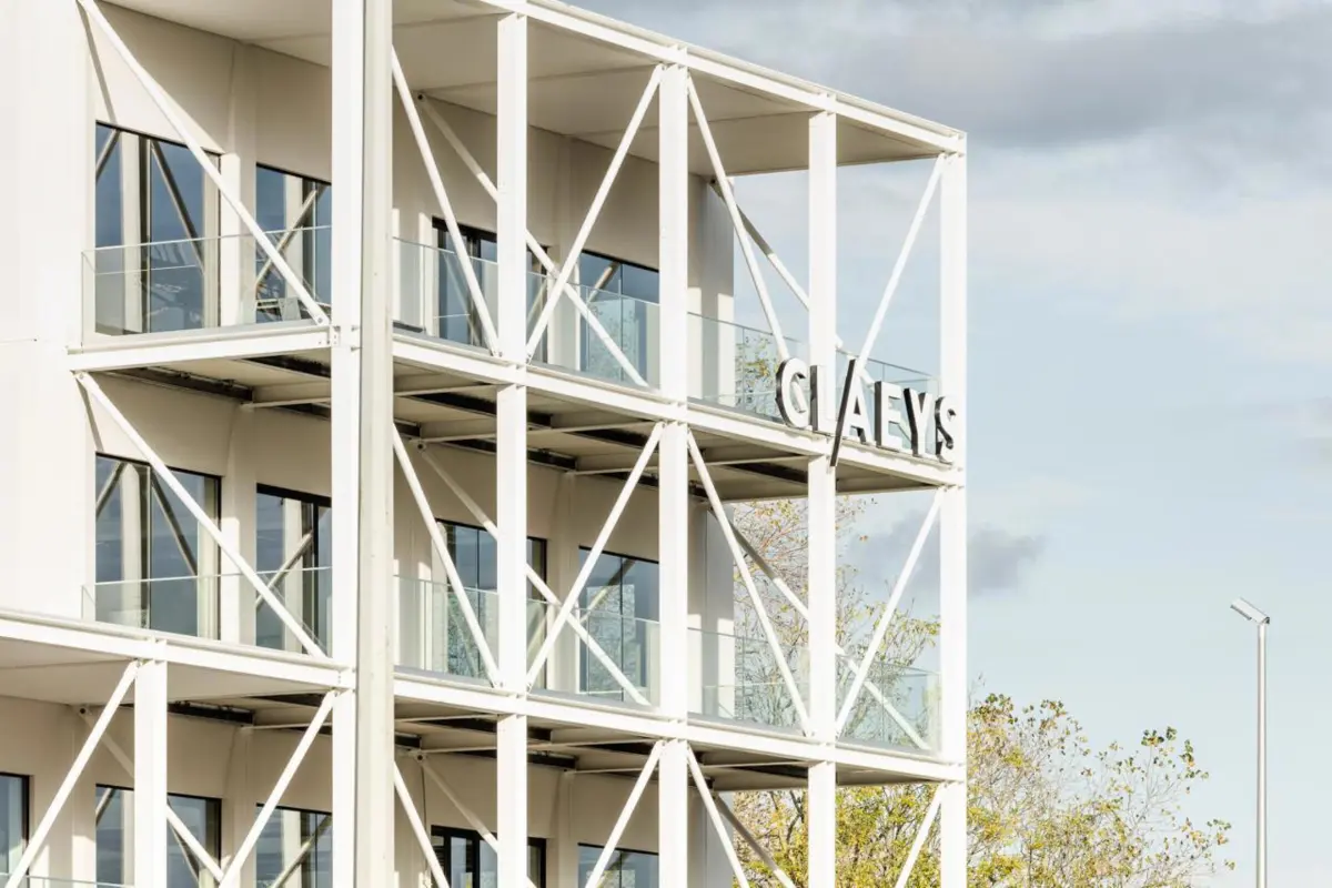 Handelszaak te  koop in Roeselare 8800 1010000.00€  slaapkamers 613.00m² - Zoekertje 644601