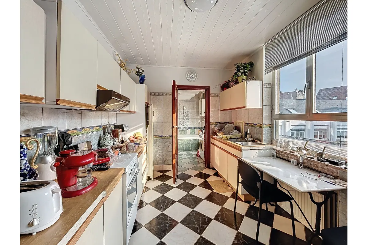 Appartement te  koop in Sint-Jans-Molenbeek 1080 229000.00€ 2 slaapkamers 85.00m² - Zoekertje 645383