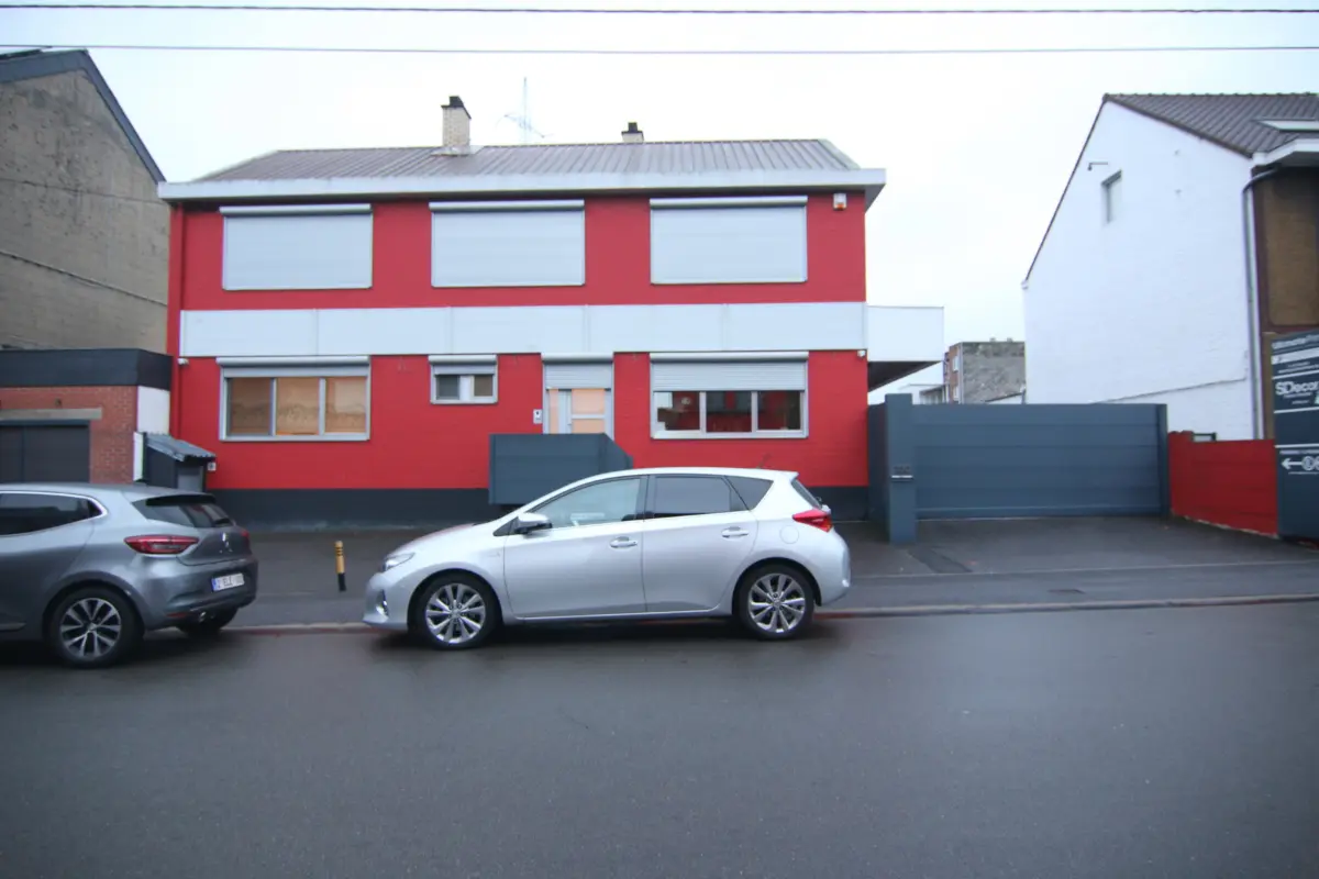 Commerce à vendre à Couillet 6010 1400000.00€  chambres 800.00m² - annonce 645483