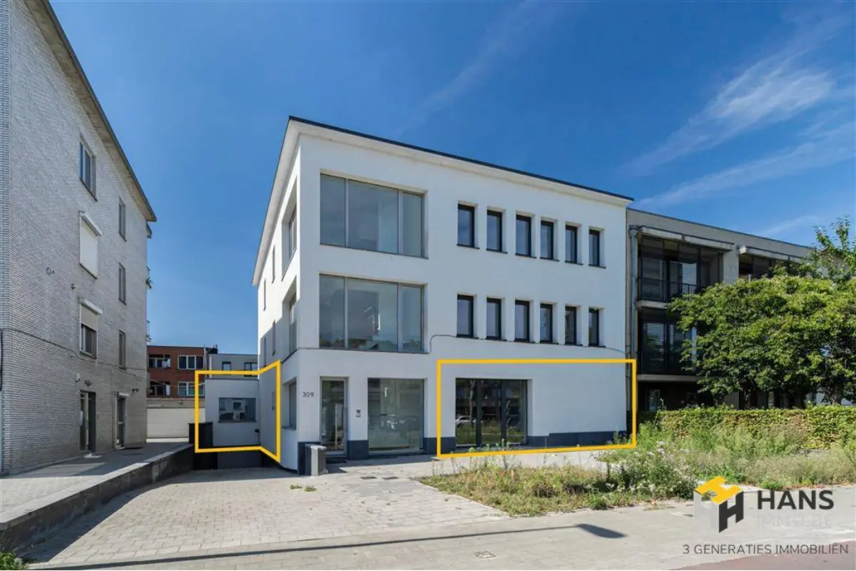 Commerce à vendre à Merksem 2170 395000.00€  chambres 239.00m² - annonce 645052