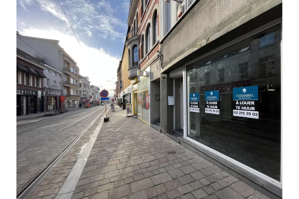 Handelszaak te  huur in Ukkel 1180 2500.00€  slaapkamers 126.00m² - Zoekertje 645443