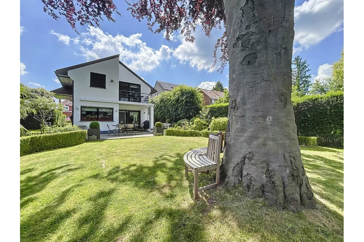 Villa te  in Wezembeek-Oppem 1970 1200000.00€ 3 slaapkamers 240.00m² - Zoekertje 645662