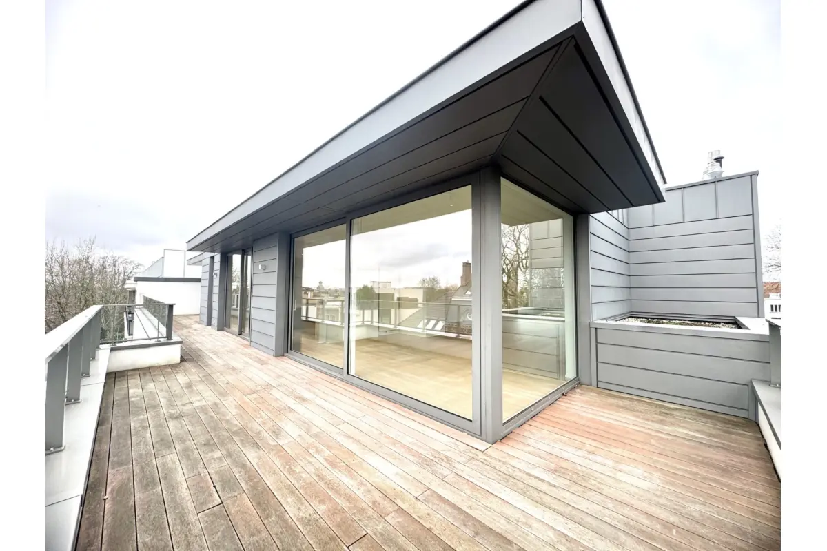 Penthouse te  huur in Etterbeek 1040 4200.00€ 3 slaapkamers 241.00m² - Zoekertje 645816