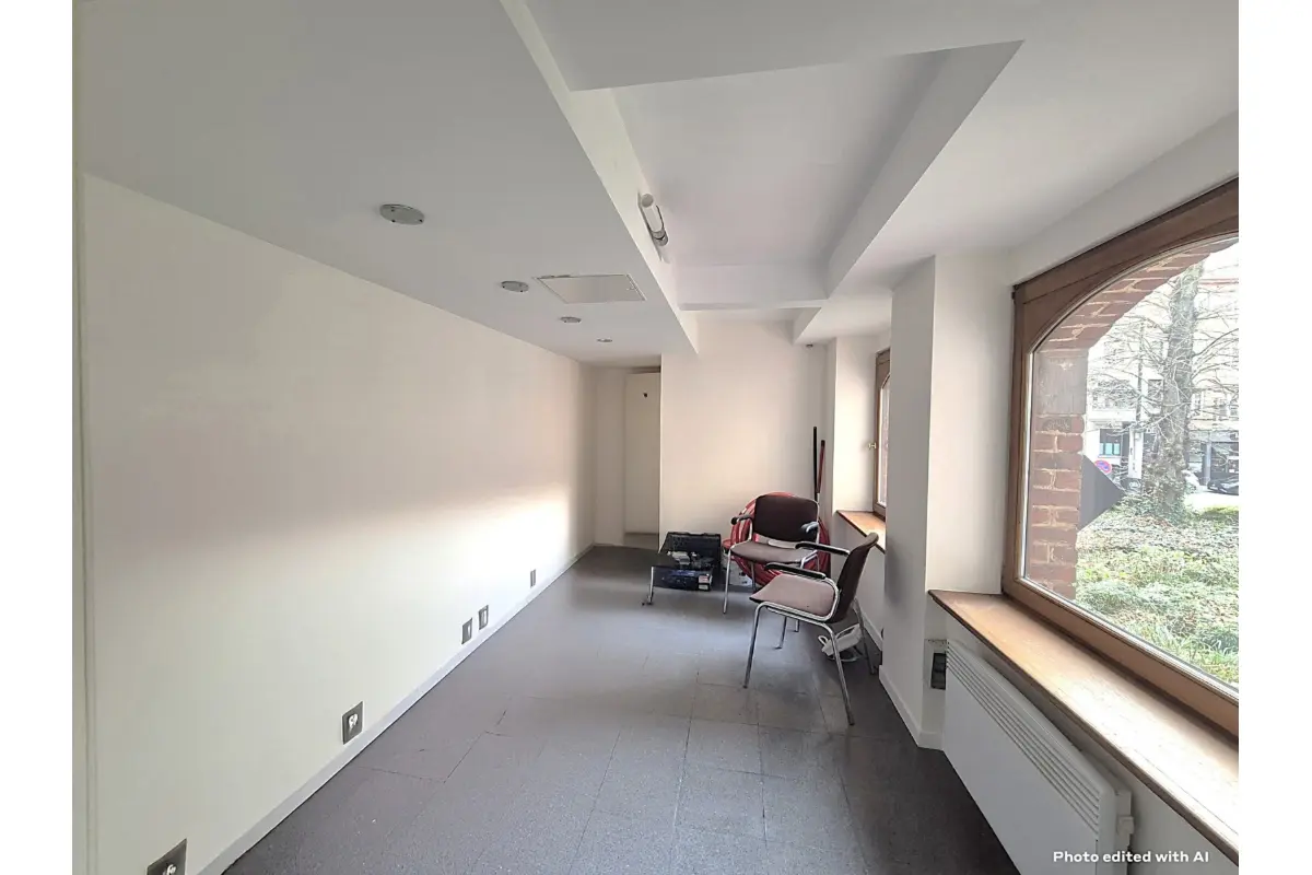 Handelszaak te  huur in Sint-Gillis 1060 500.00€  slaapkamers 16.00m² - Zoekertje 646269