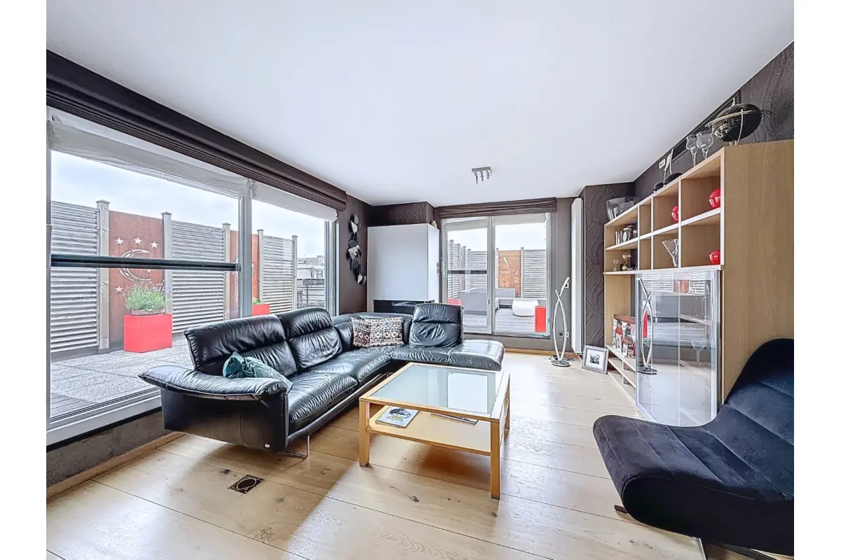 Appartement à vendre à Molenbeek-Saint-Jean 1080 525000.00€ 4 chambres 179.00m² - annonce 645940