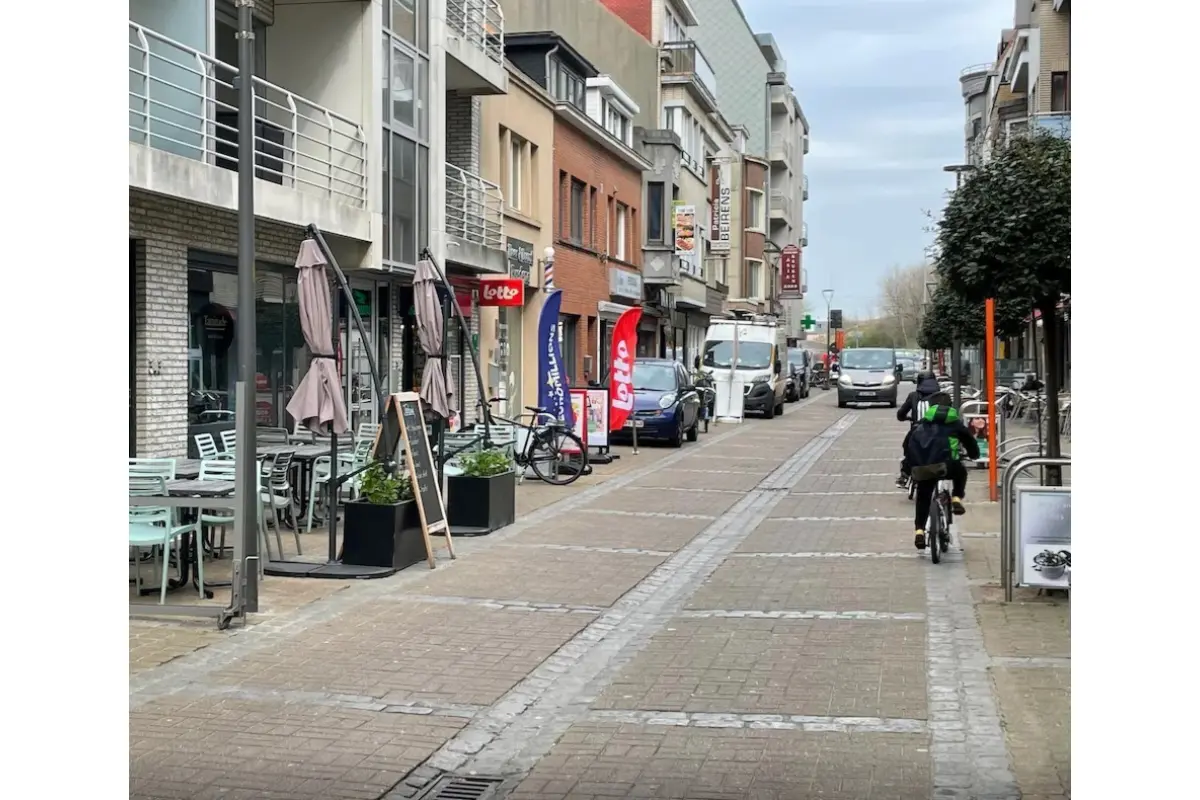 Commerce à vendre à Bredene 8450 89000.00€  chambres m² - annonce 645909