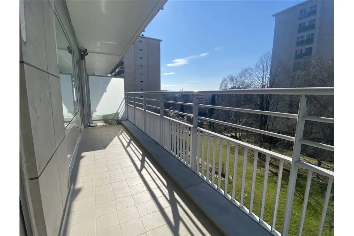 Appartement te  huur in Ukkel 1180 1350.00€ 2 slaapkamers 98.00m² - Zoekertje 646197