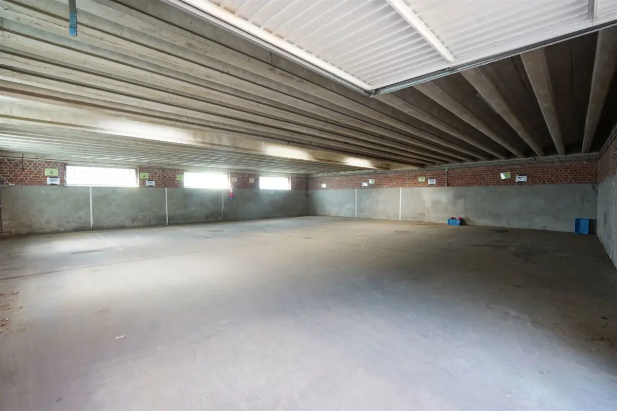 Handelszaak te  huur in Marchin 4570 0.00€  slaapkamers 206.00m² - Zoekertje 646100