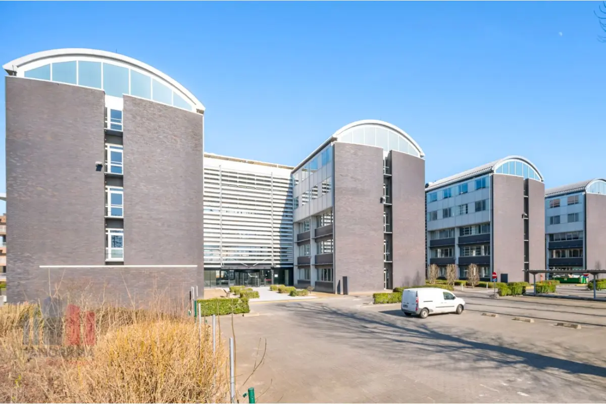 Handelszaak te  huur in Merelbeke 9820 20370.00€  slaapkamers 1577.00m² - Zoekertje 646068