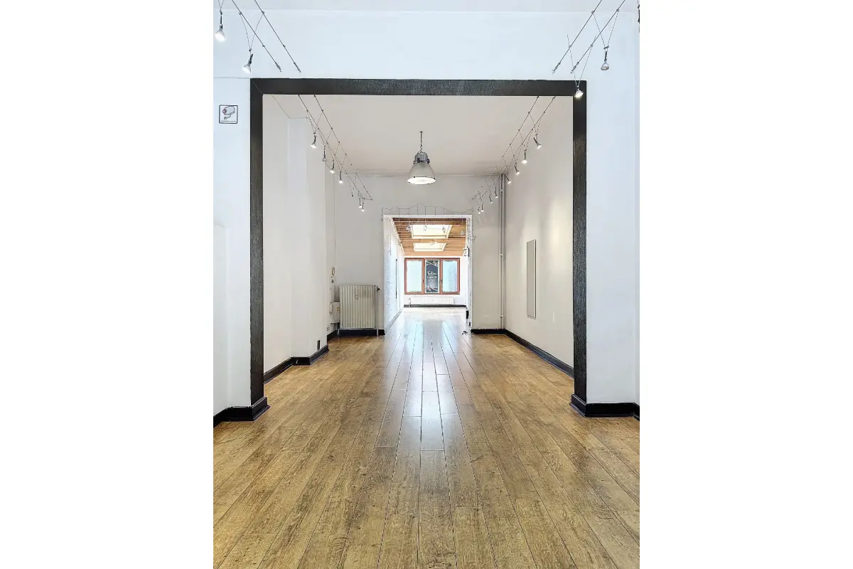 Handelszaak te  huur in Hoei 4500 800.00€  slaapkamers 125.00m² - Zoekertje 646139