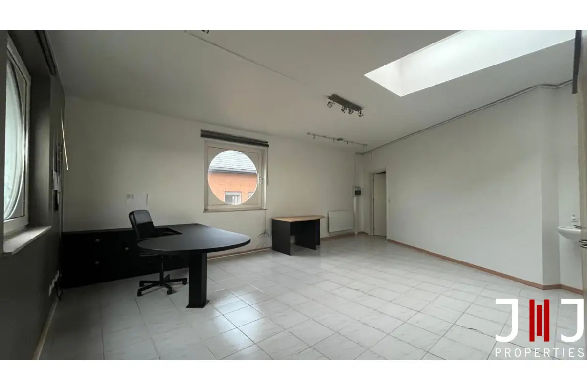 Handelszaak te  huur in Erpent 5101 700.00€  slaapkamers 45.00m² - Zoekertje 645998
