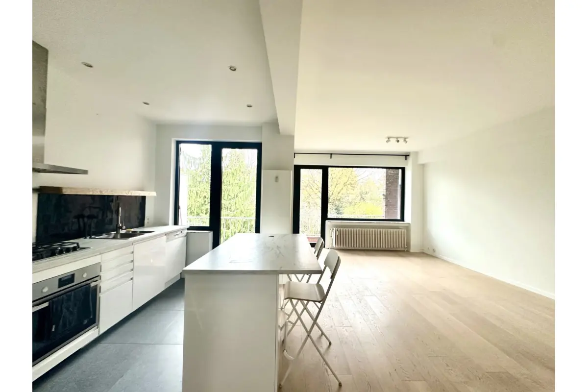Appartement te  huur in Ukkel 1180 1550.00€ 2 slaapkamers 75.00m² - Zoekertje 647753