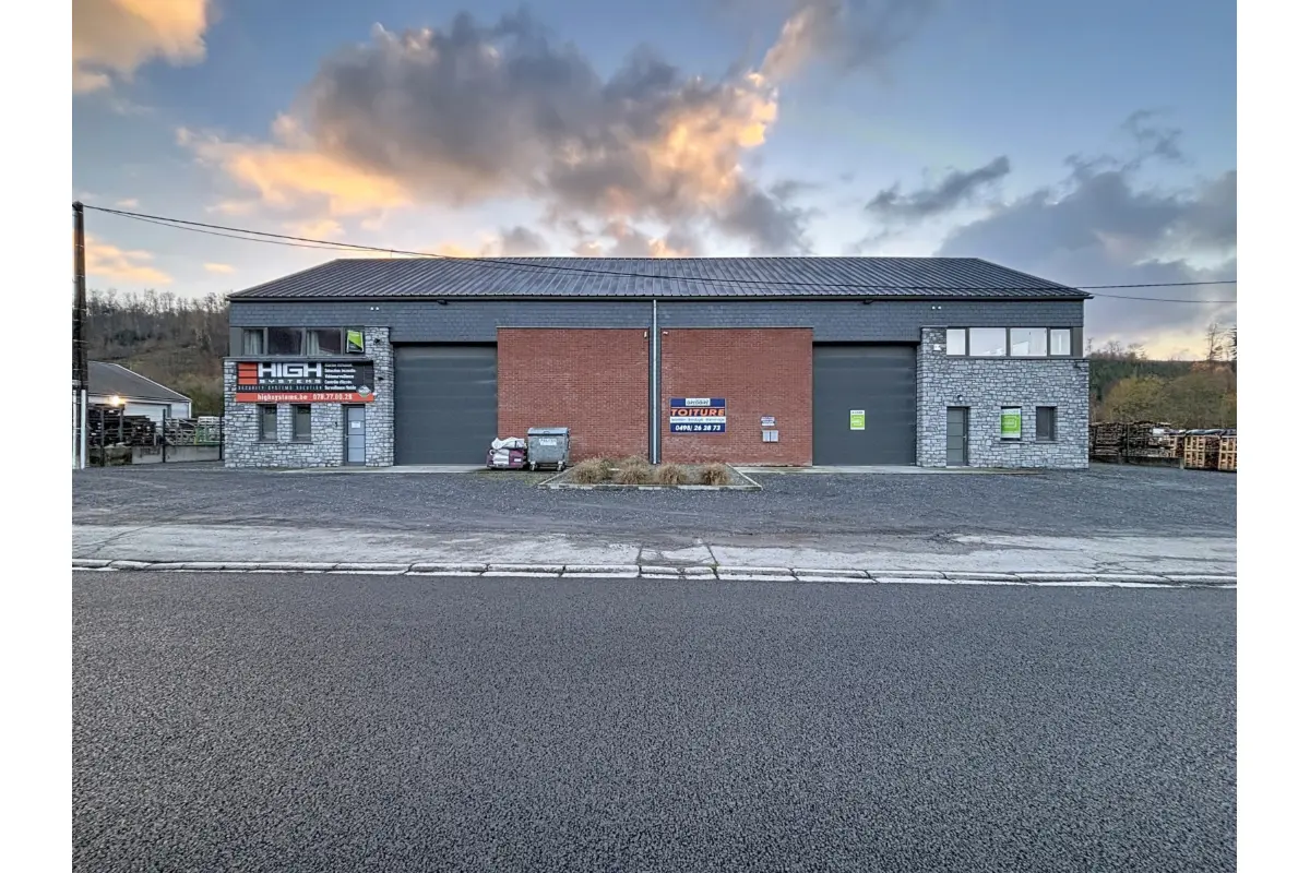 Immeuble de rapport - Immeuble à appartement à louer à Nassogne 6950 2500.00€  chambres 576.00m² - annonce 647292