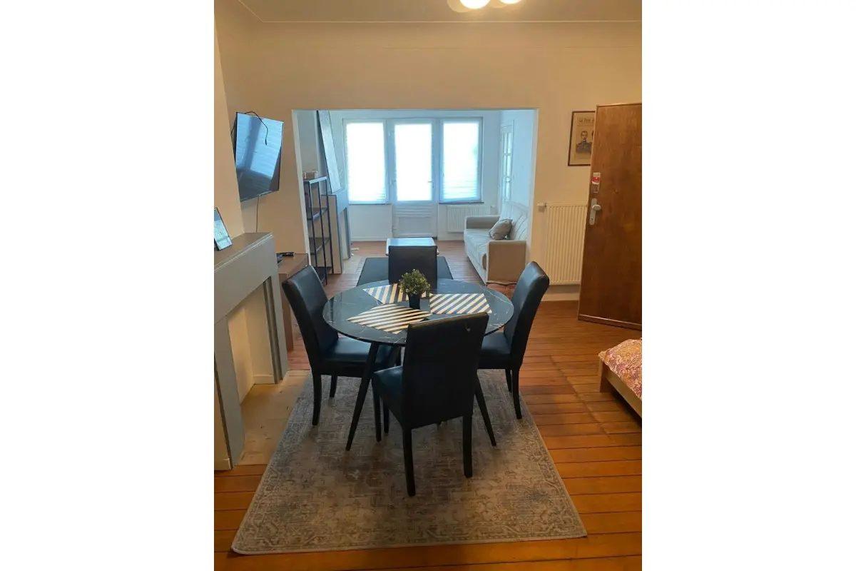 Appartement te  huur in Sint-Jans-Molenbeek 1080 2500.00€  slaapkamers m² - Zoekertje 646962