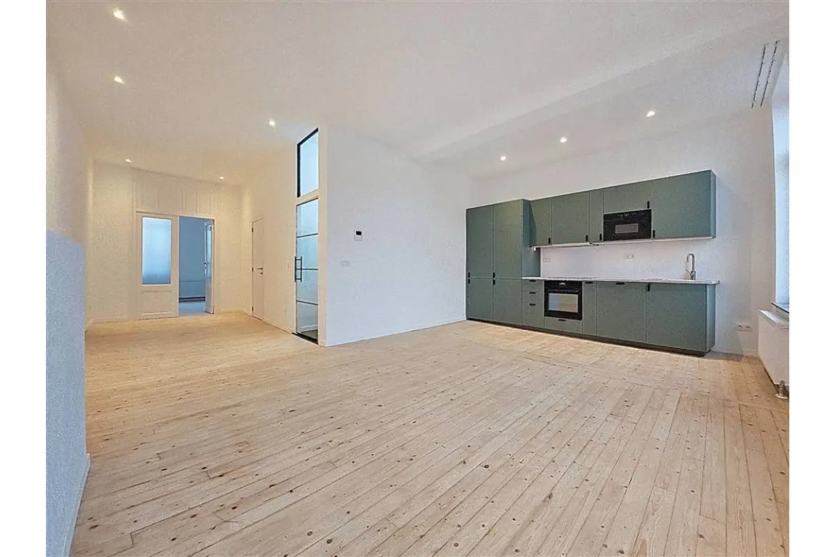 Appartement te  huur in Schaarbeek 1030 1900.00€ 3 slaapkamers 126.00m² - Zoekertje 647405