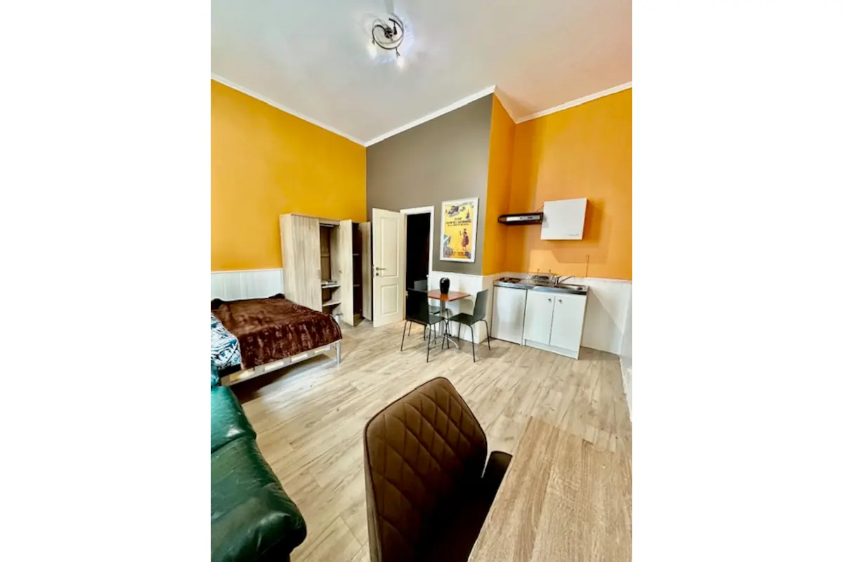 Maison à louer à Molenbeek-Saint-Jean 1080 900.00€  chambres m² - annonce 646795