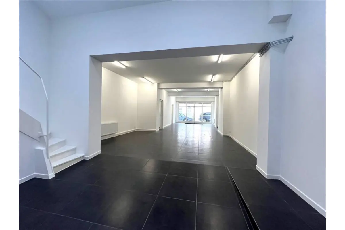 Handelszaak te  in Elsene 1050 2100.00€  slaapkamers 220.00m² - Zoekertje 647617