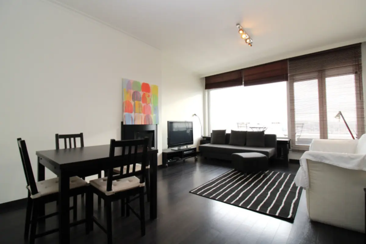 Appartement te  huur in Ukkel 1180 1050.00€ 1 slaapkamers 70.00m² - Zoekertje 647386