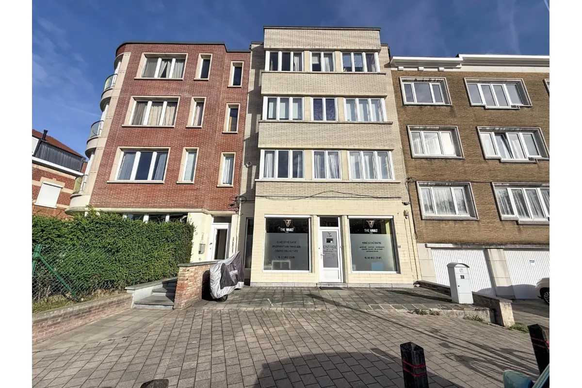 Handelszaak te  koop in Oudergem 1160 575000.00€  slaapkamers 220.00m² - Zoekertje 647522