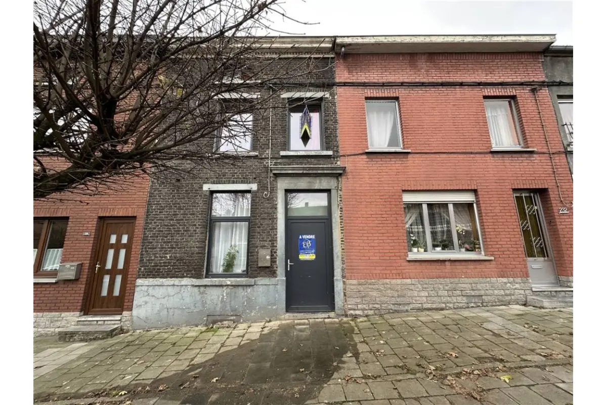 Maison à vendre à Marchienne-au-Pont 6030 85000.00€ 2 chambres 230.00m² - annonce 647147