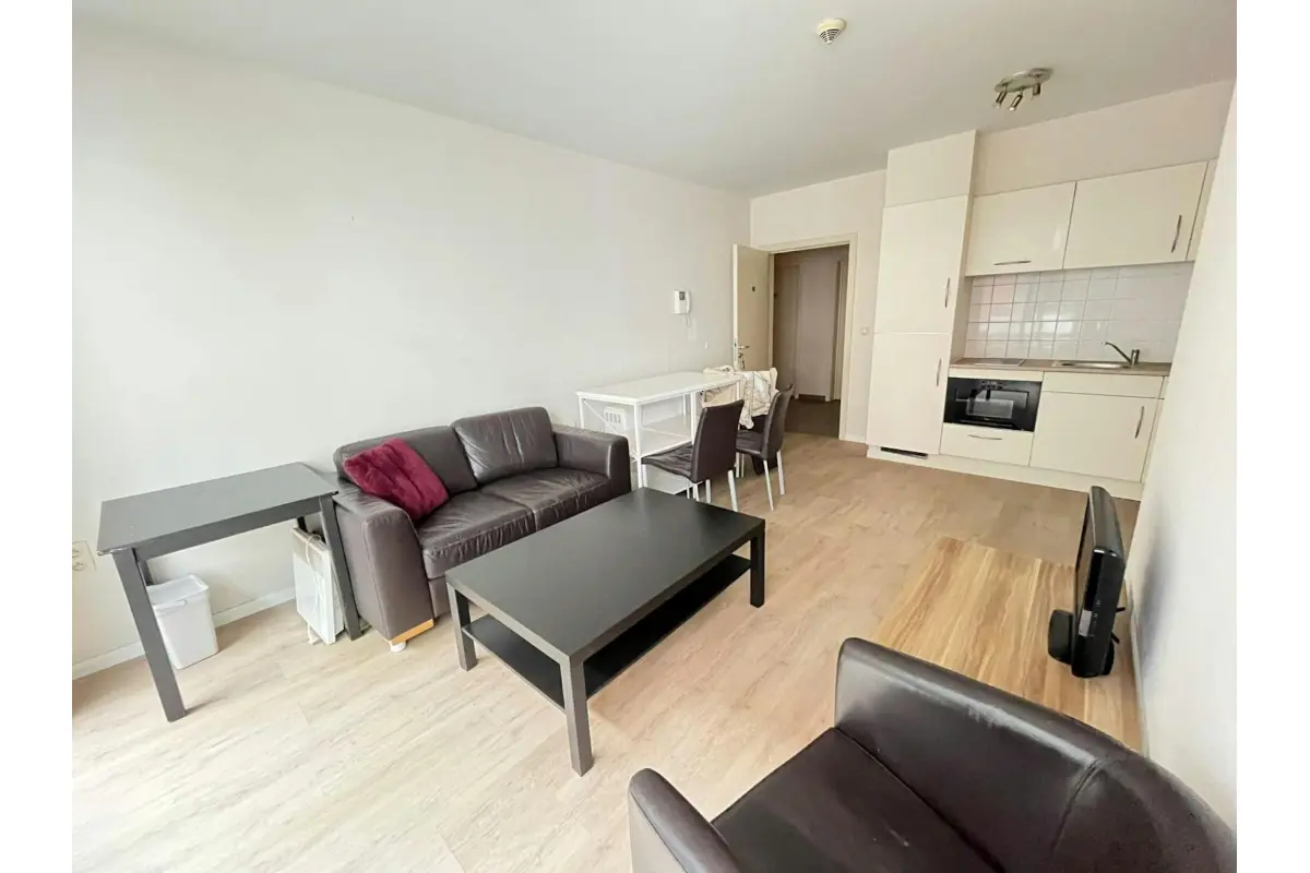 Huis te  huur in Brussel 1000 800.00€ 1 slaapkamers m² - Zoekertje 646953