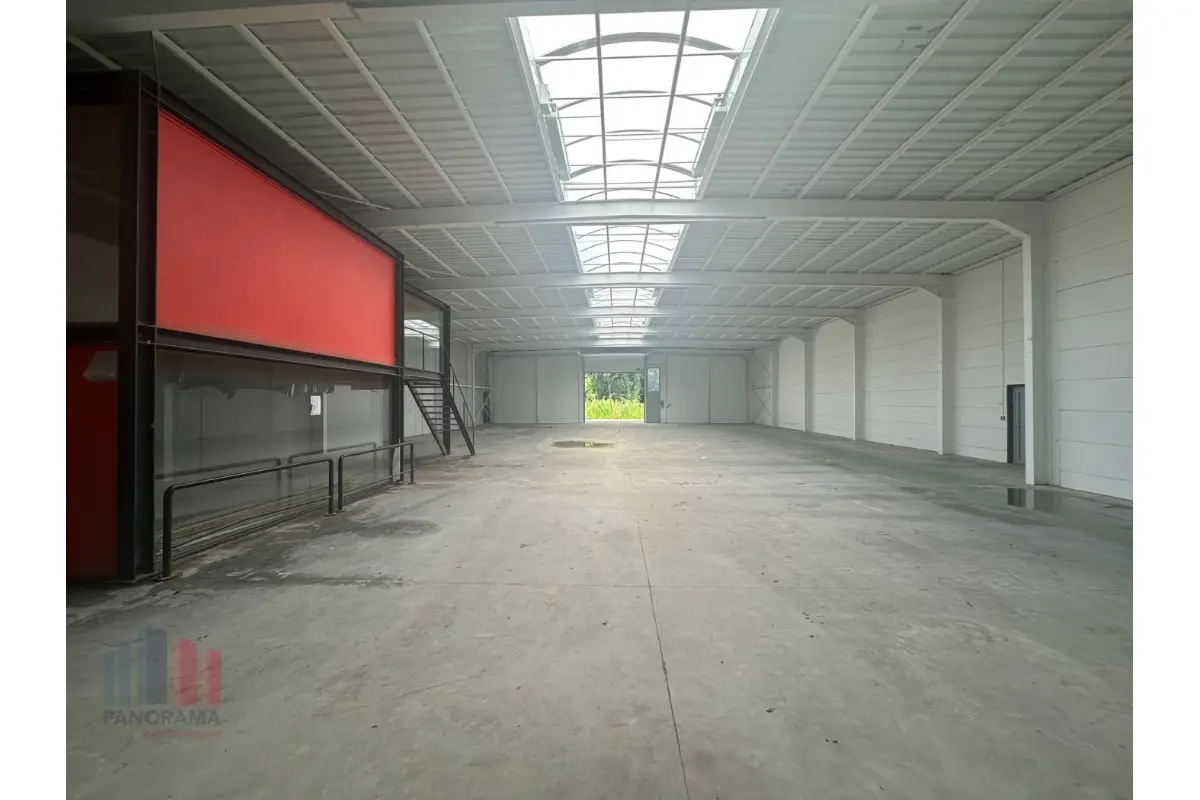 Commerce à vendre à Courtrai 8500 1068540.00€  chambres 749.00m² - annonce 647112