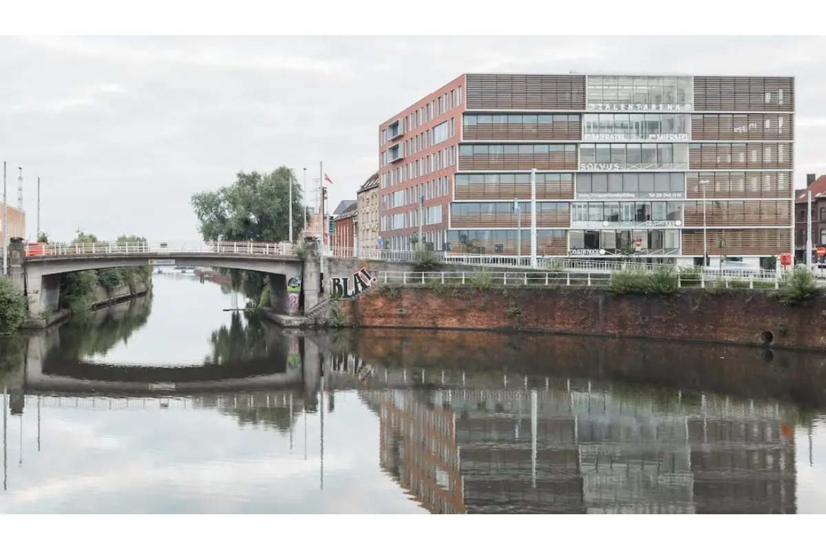 Handelszaak te  huur in Gent 9000 1595.00€  slaapkamers 24.00m² - Zoekertje 647922